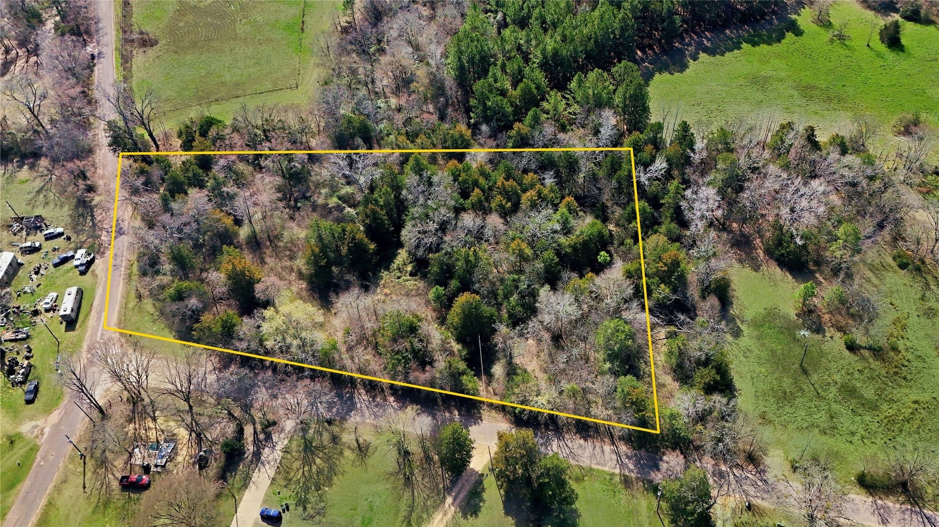 2.5 acres in Smith County
