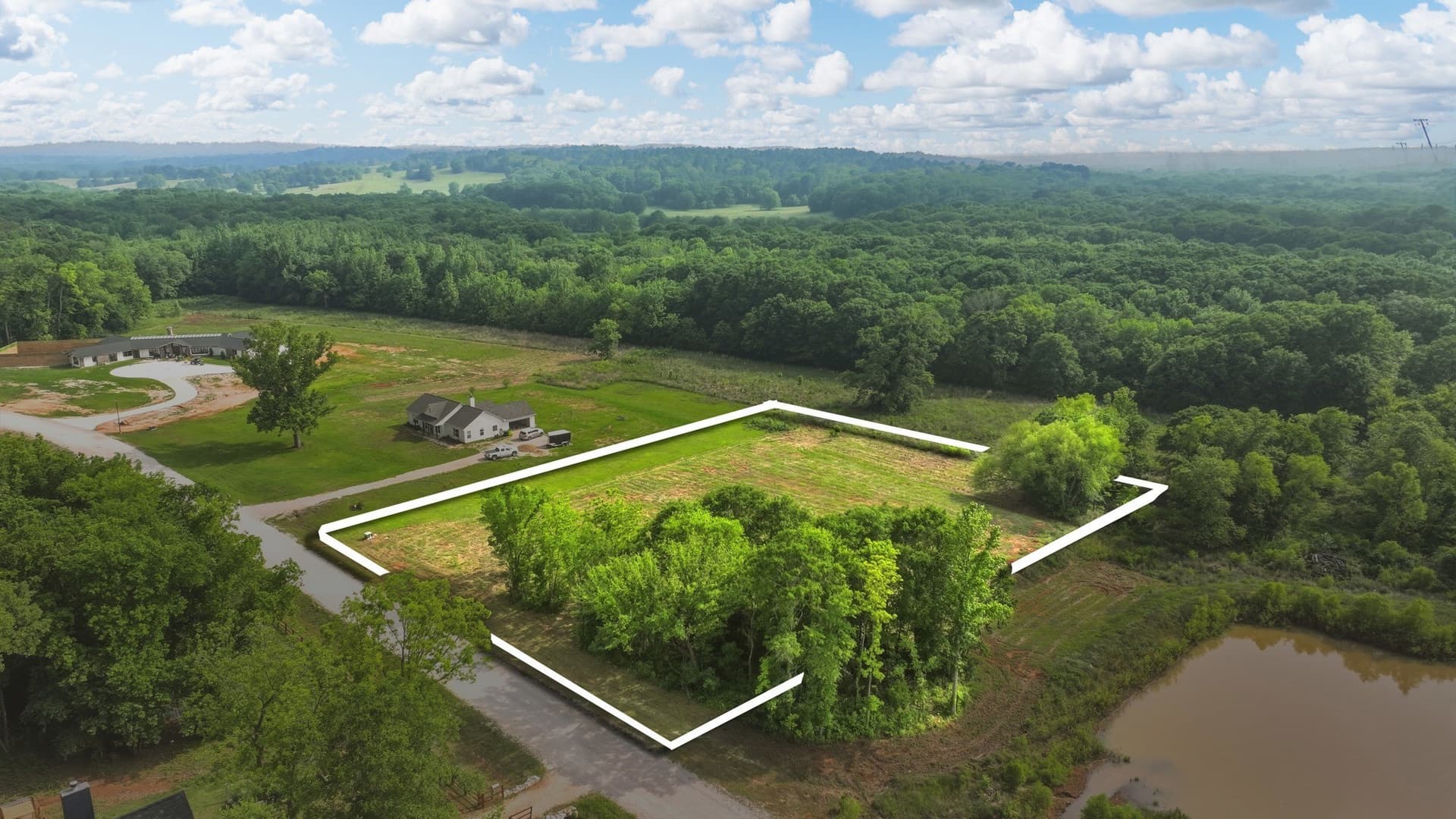 1.89 acres in Smith County