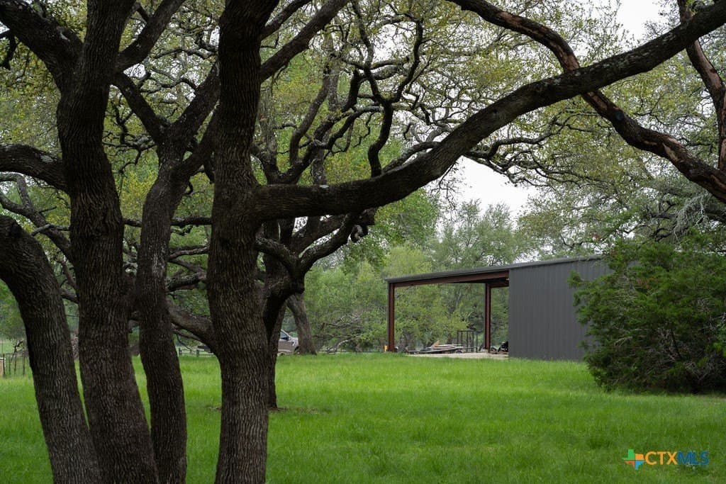21 acres in Comal County