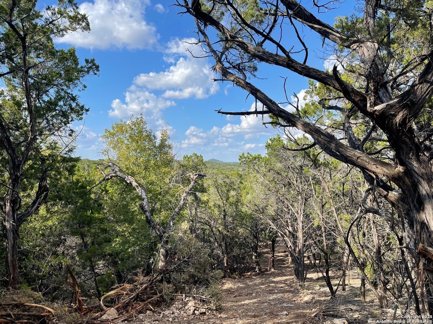 1.24 acres in Bandera County