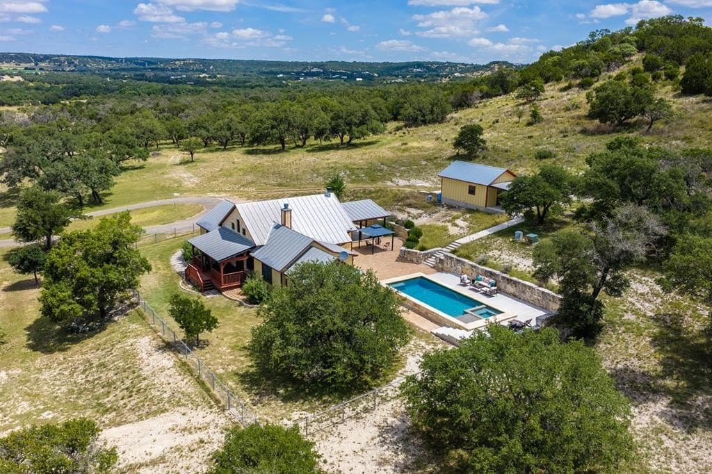 62 acres in Gillespie County