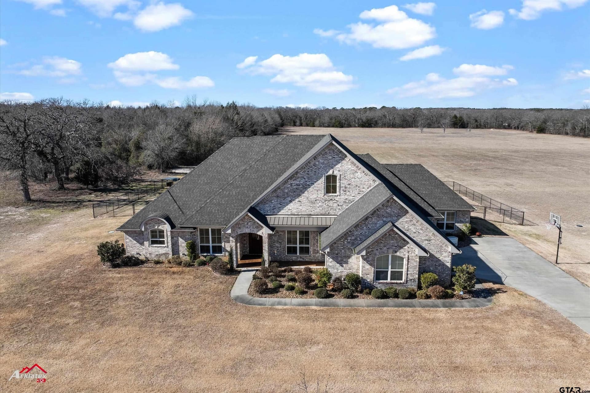 10 acres in Smith County
