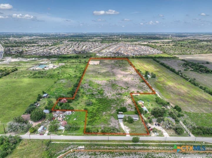 18.56 acres in Comal County