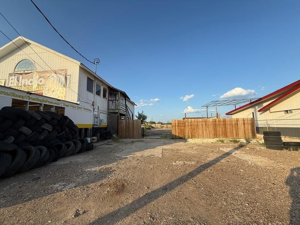 0.44 acres in Maverick County
