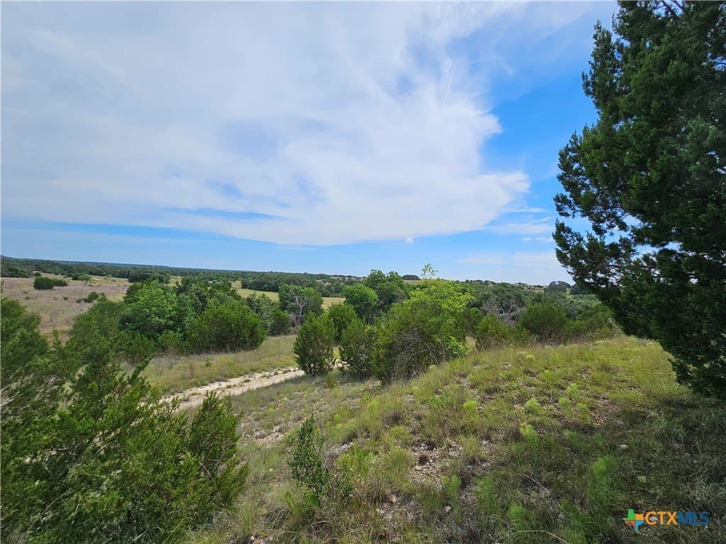 10.21 acres in Lampasas County
