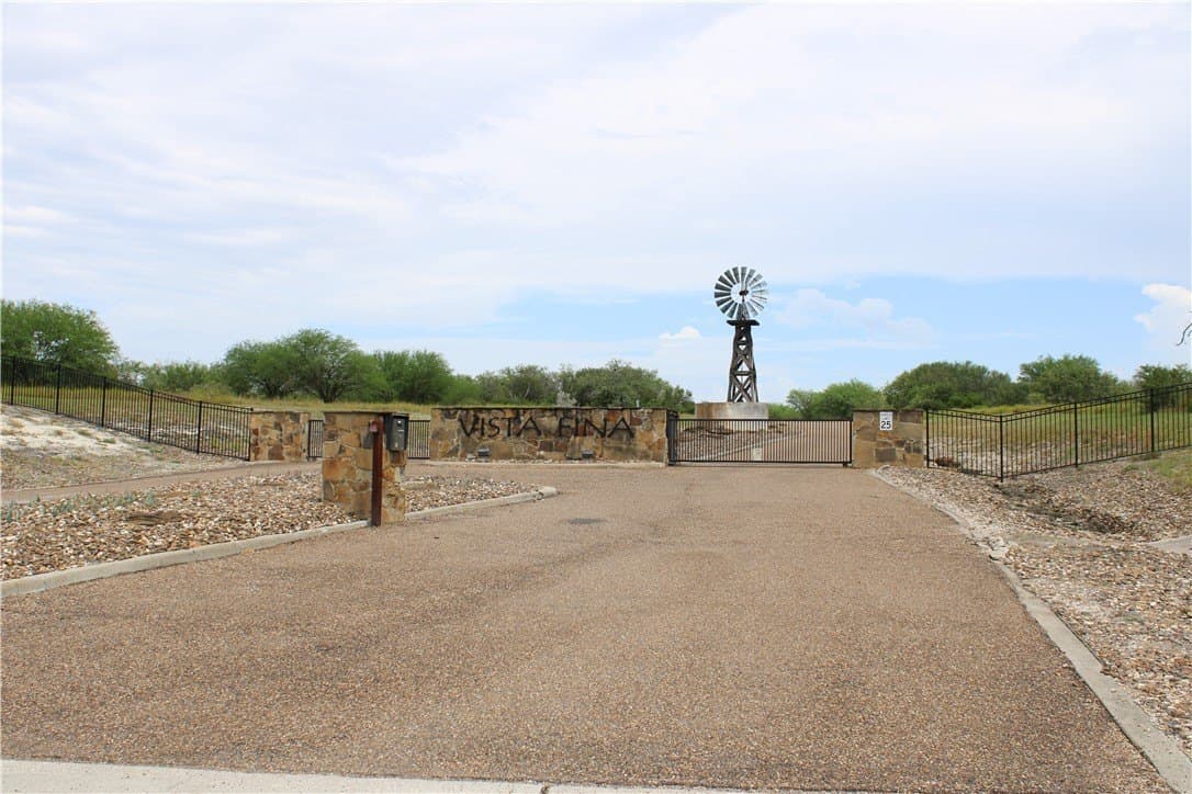 2.34 acres in Live Oak County