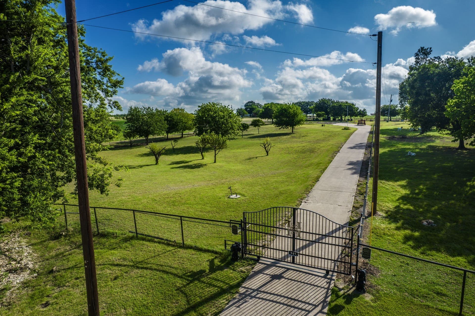 4 acres in Ellis County