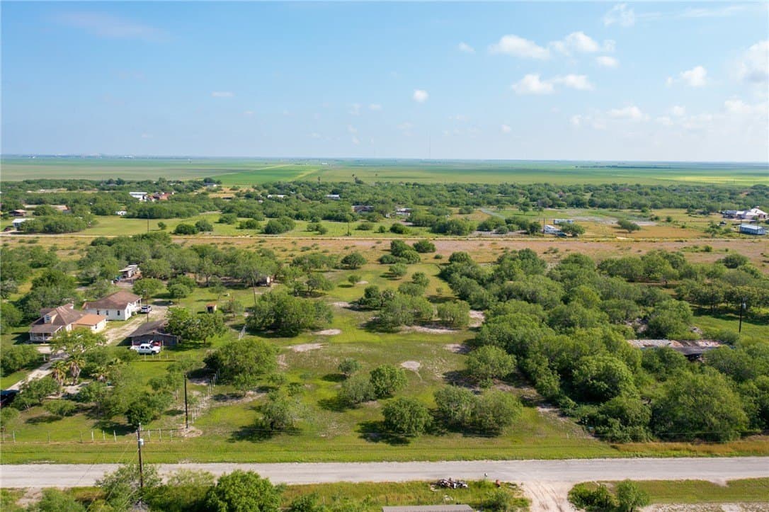 2 acres in Nueces County