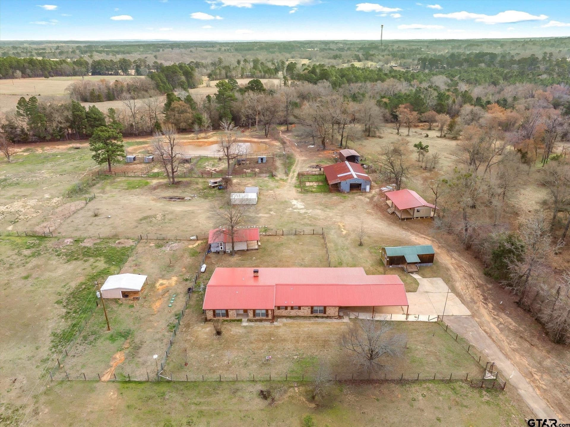 9.85 acres in Upshur County