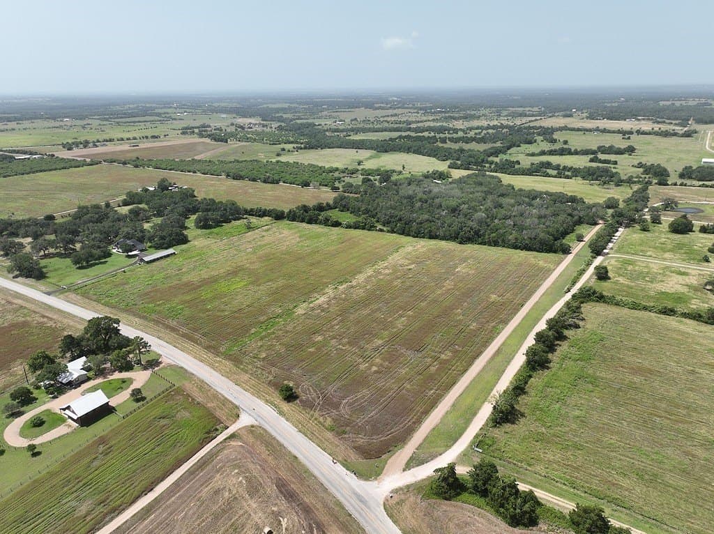 24.98 acres in Fayette County
