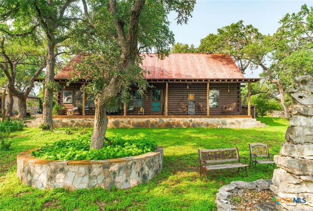 12 acres in Hays County