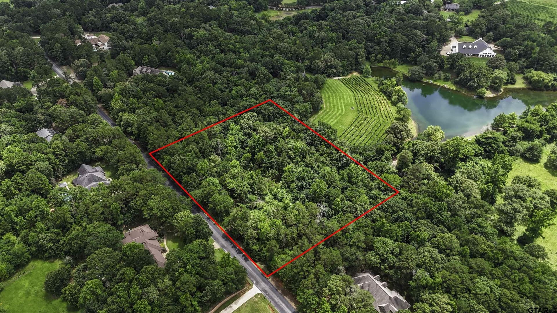 3.34 acres in Smith County