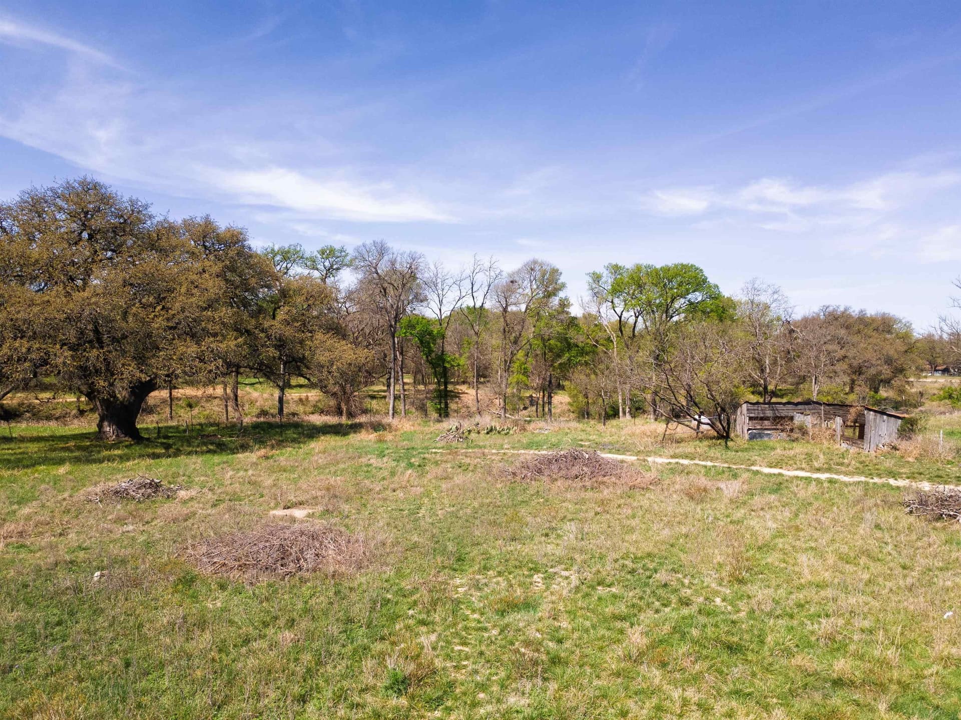 2 acres in Lampasas County