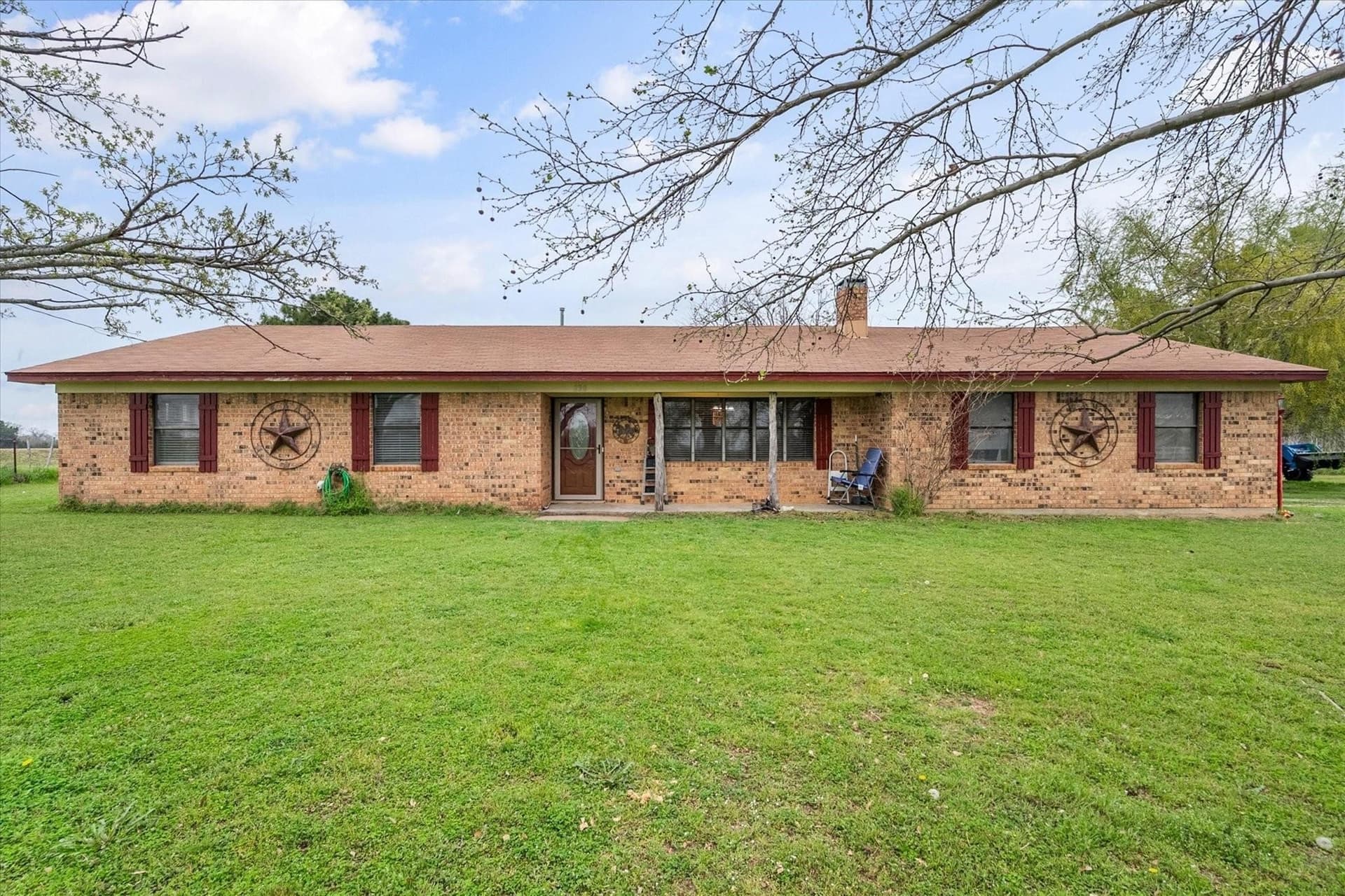 63.6 acres in Freestone County