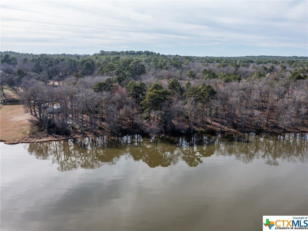 0.96 acres in Henderson County