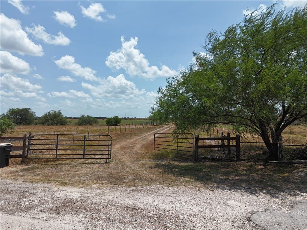 29.8 acres in Nueces County