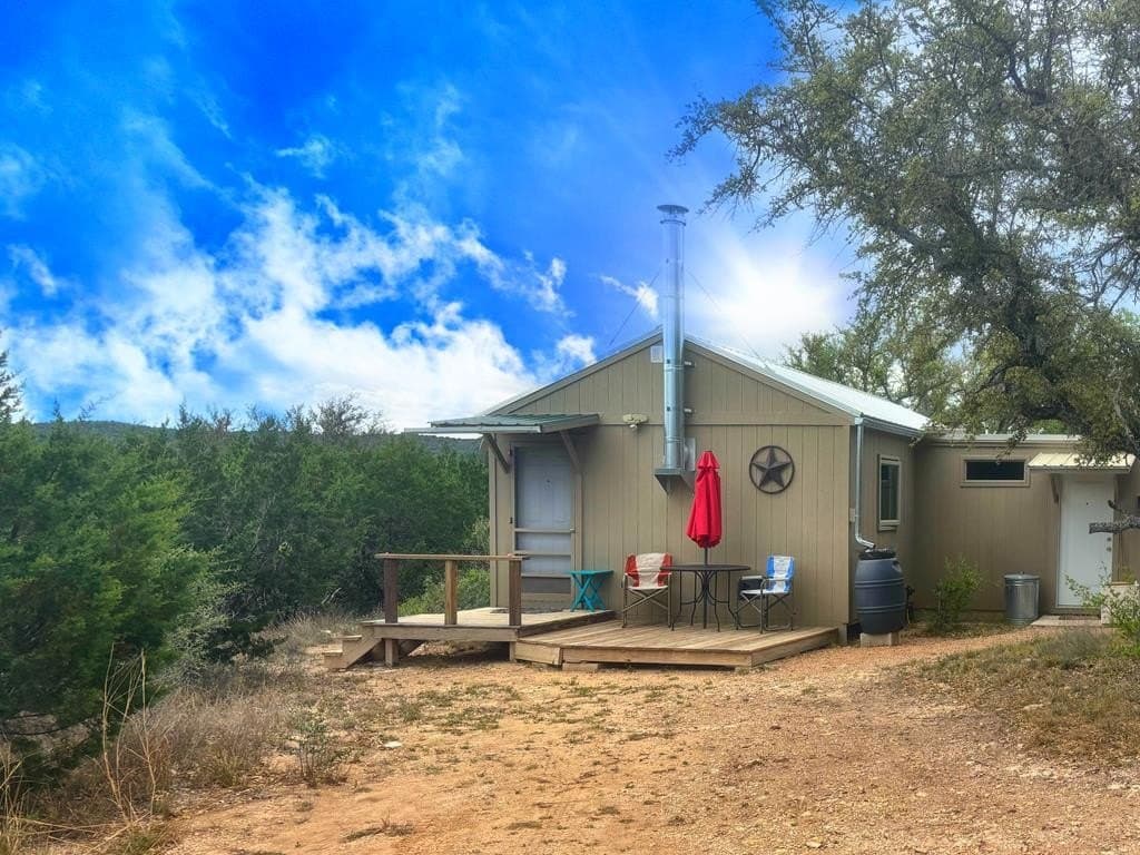 5.58 acres in Uvalde County