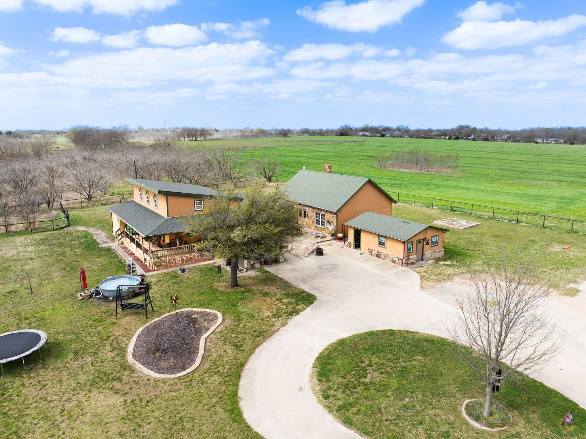 9.99 acres in Hunt County