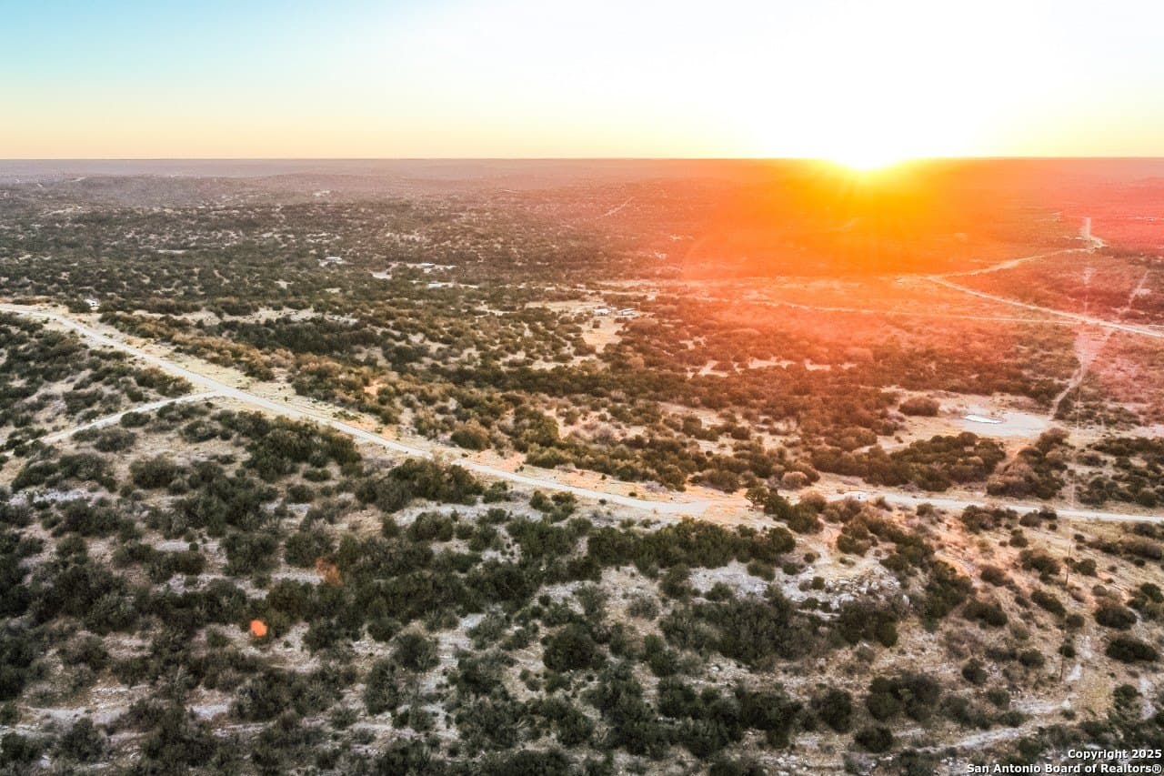 82 acres in Edwards County