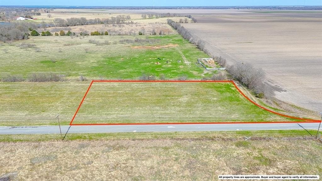 1.11 acres in Navarro County