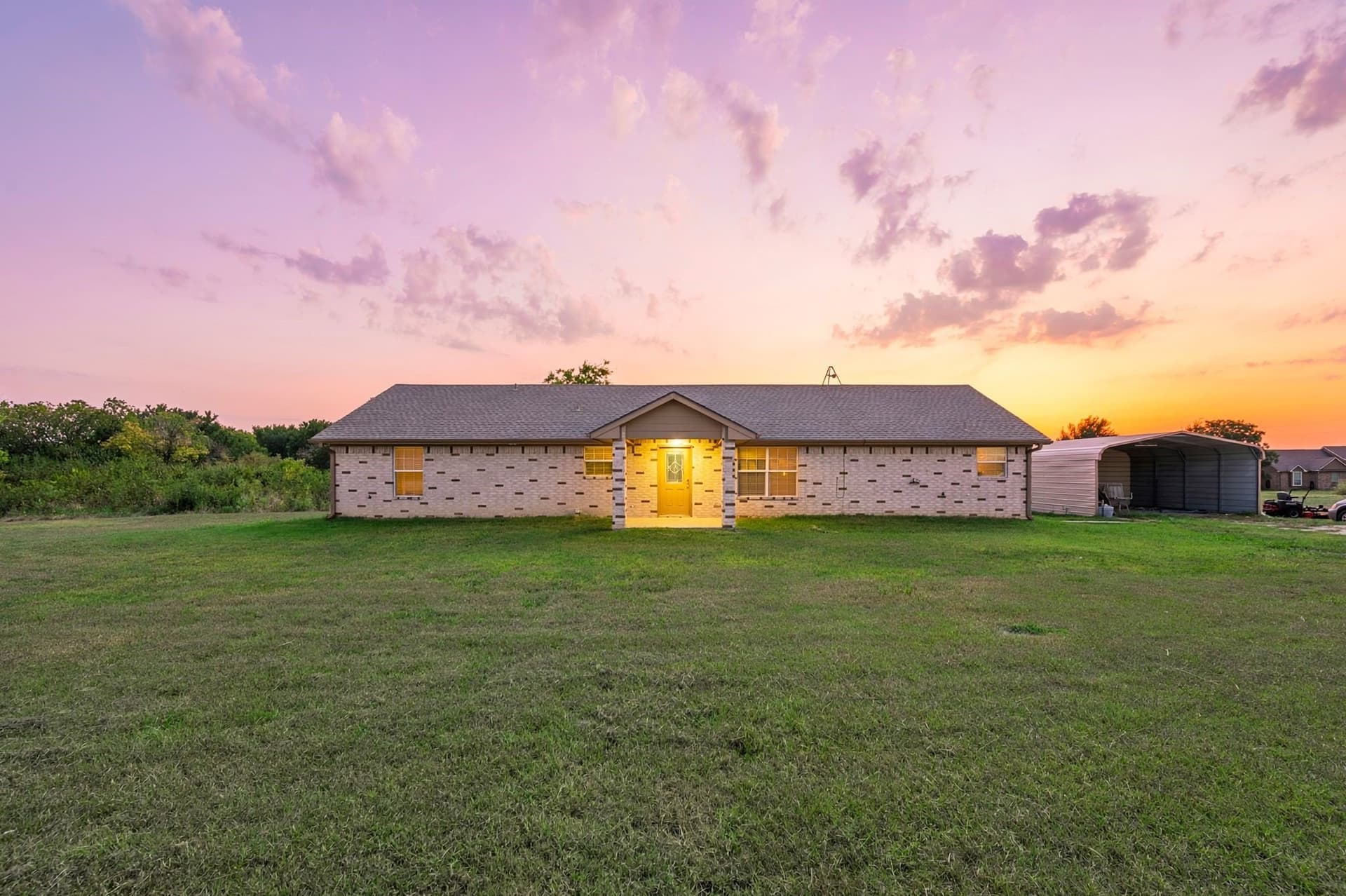 10.38 acres in Navarro County
