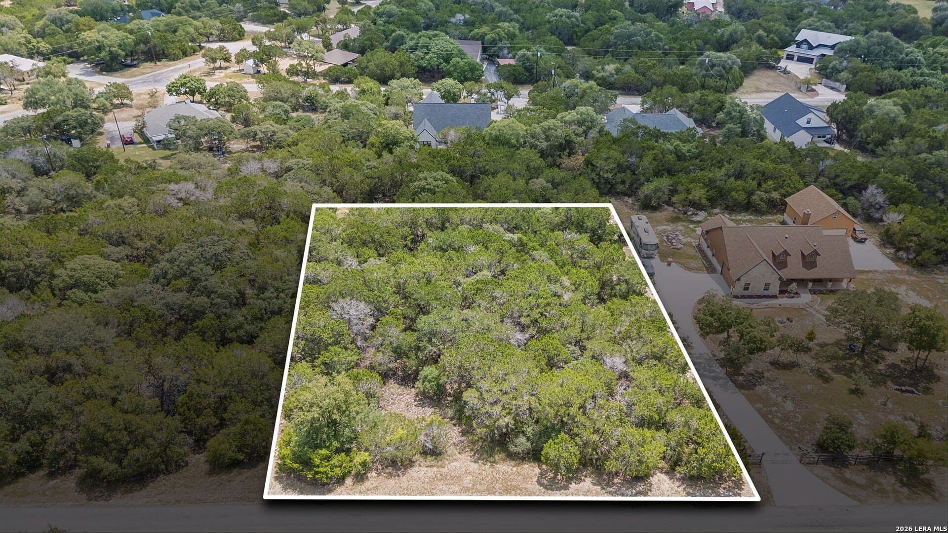 0.76 acres in Kendall County