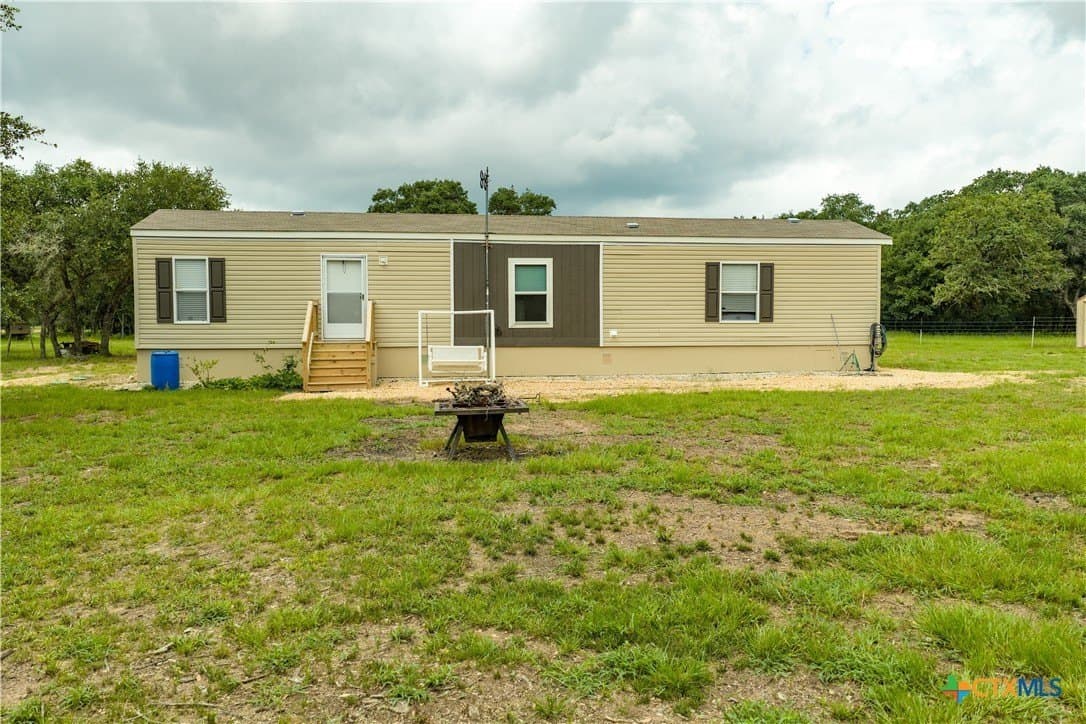 11.93 acres in Lavaca County