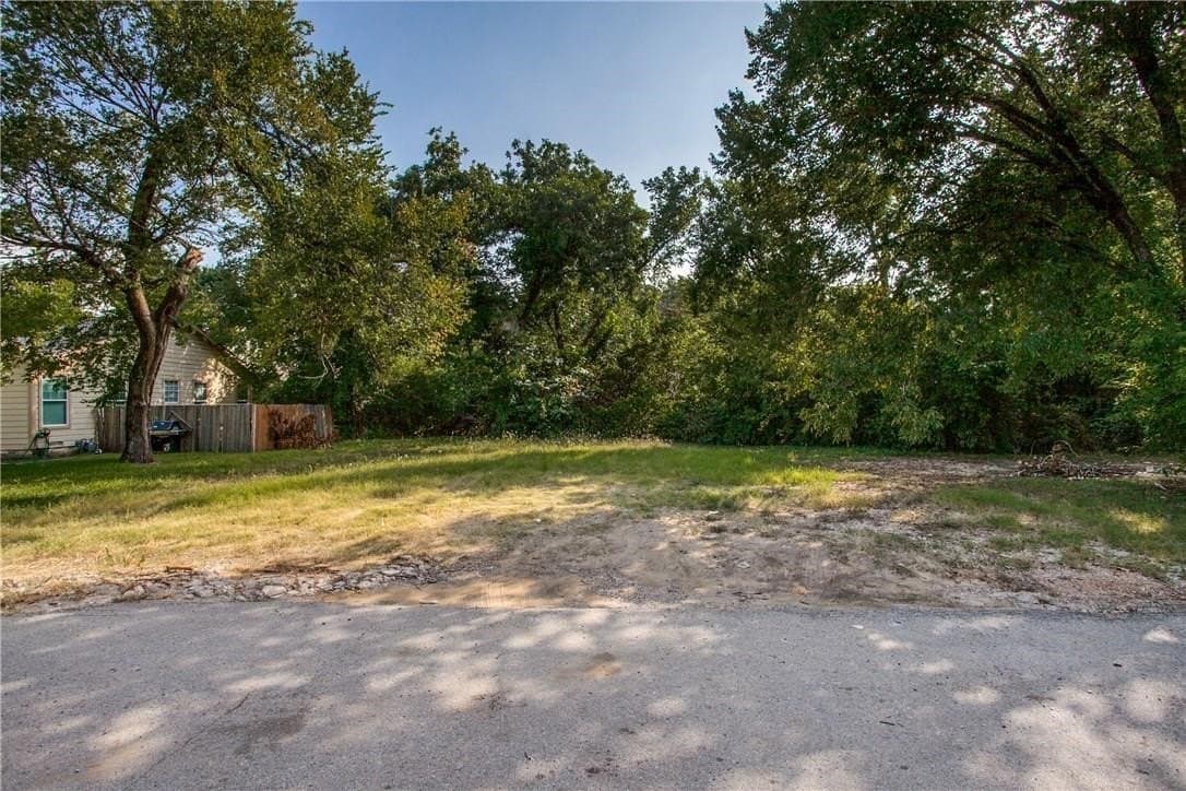 6910 Mohawk Drive