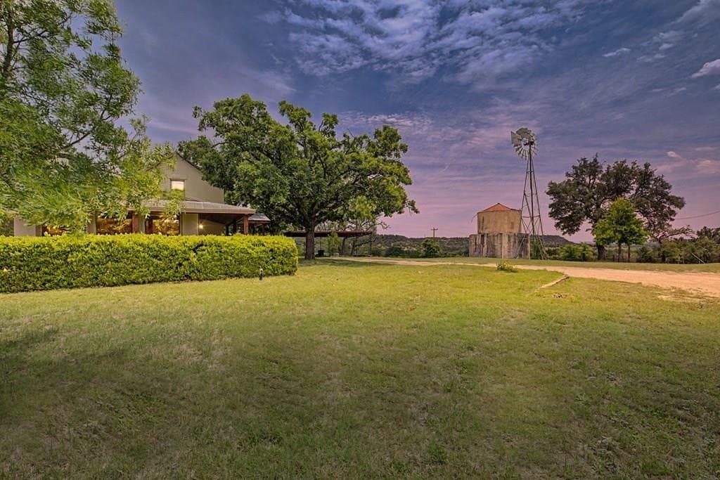 10 acres in Gillespie County