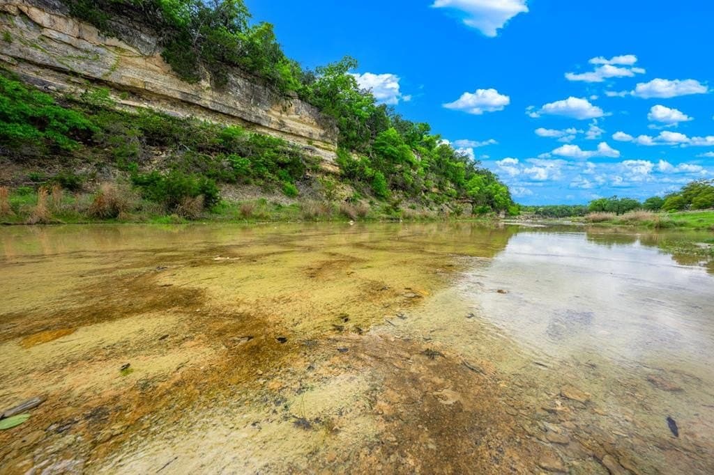 72.4 acres in Gillespie County