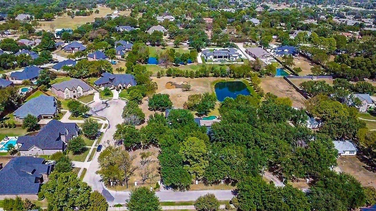 1 acres in Tarrant County