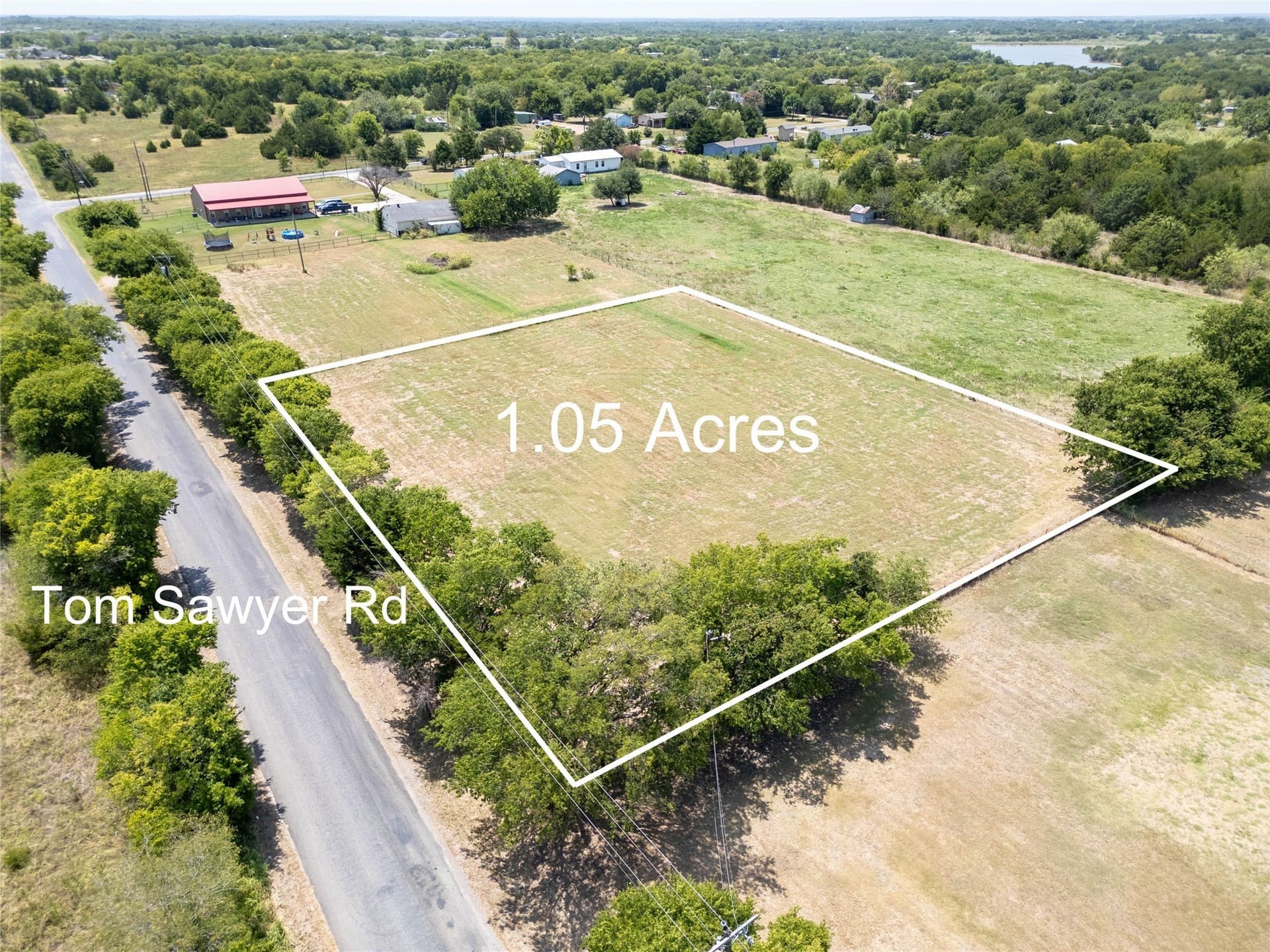 1.05 acres in Ellis County
