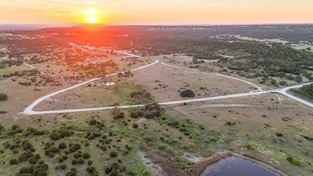 22.61 acres in Lampasas County