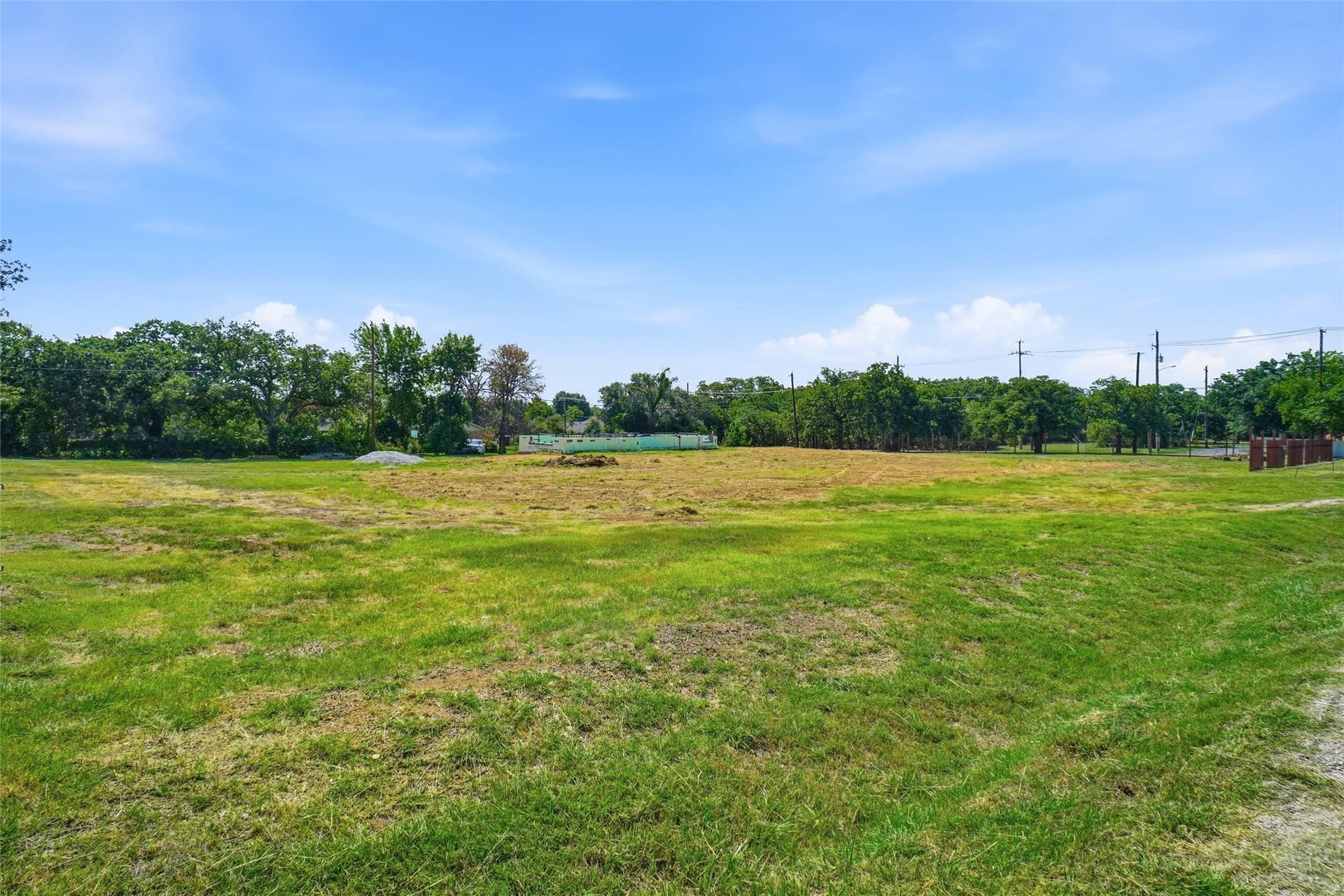 1 acres in Tarrant County