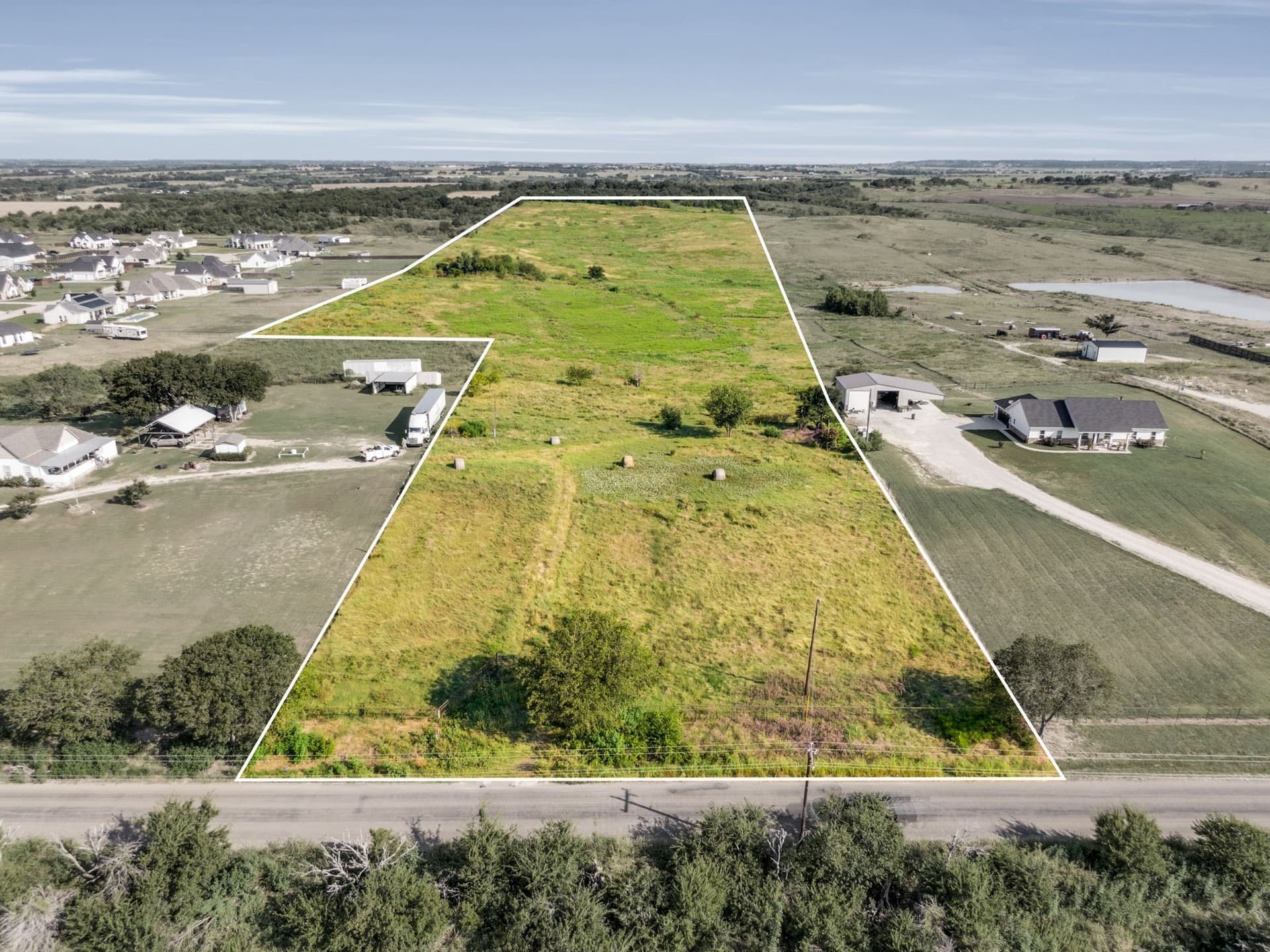 25.64 acres in Ellis County