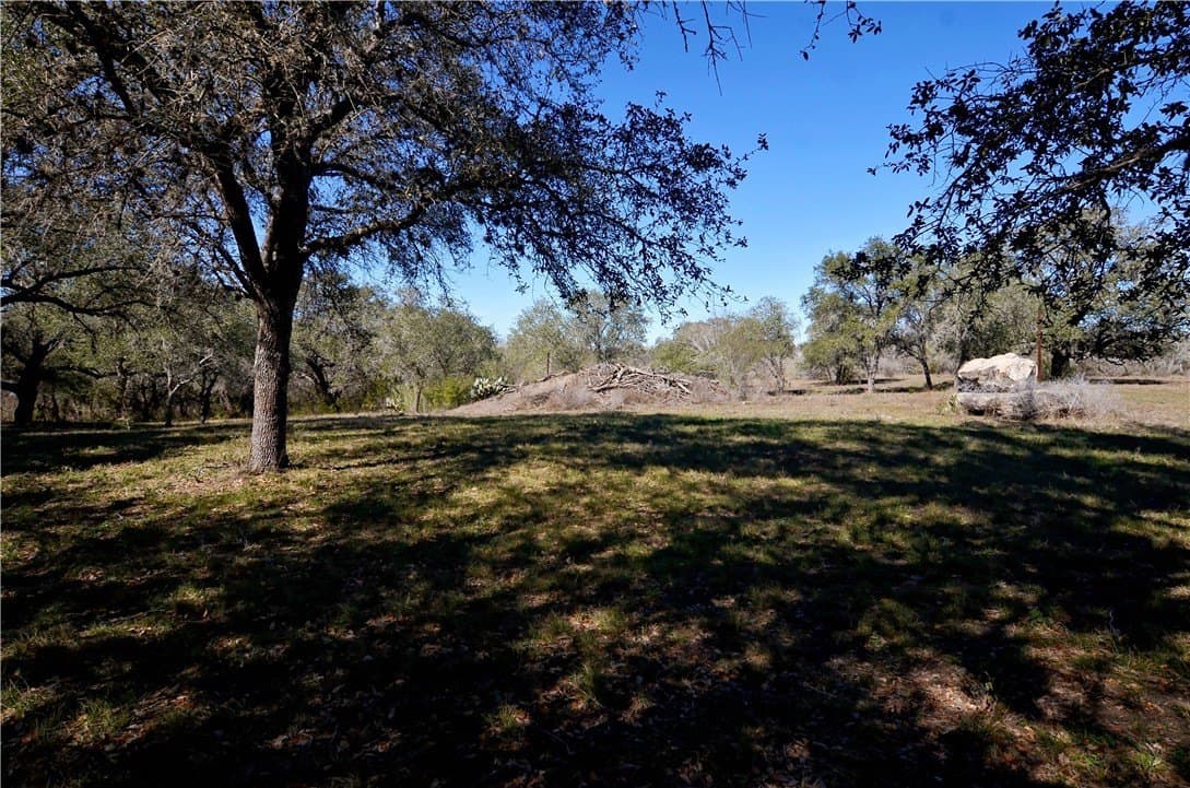 9.17 acres in Bee County