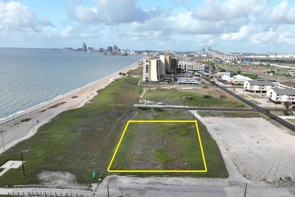 0.6 acres in Nueces County