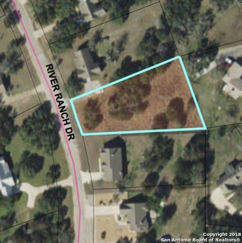 0.75 acres in Bandera County