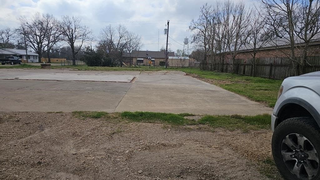 0.24 acres in Navarro County