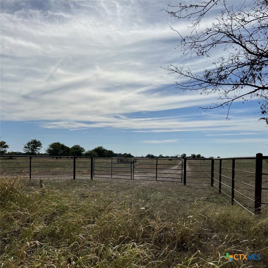 21.32 acres in Milam County