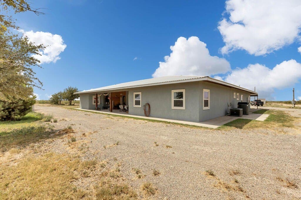 10 acres in Midland County
