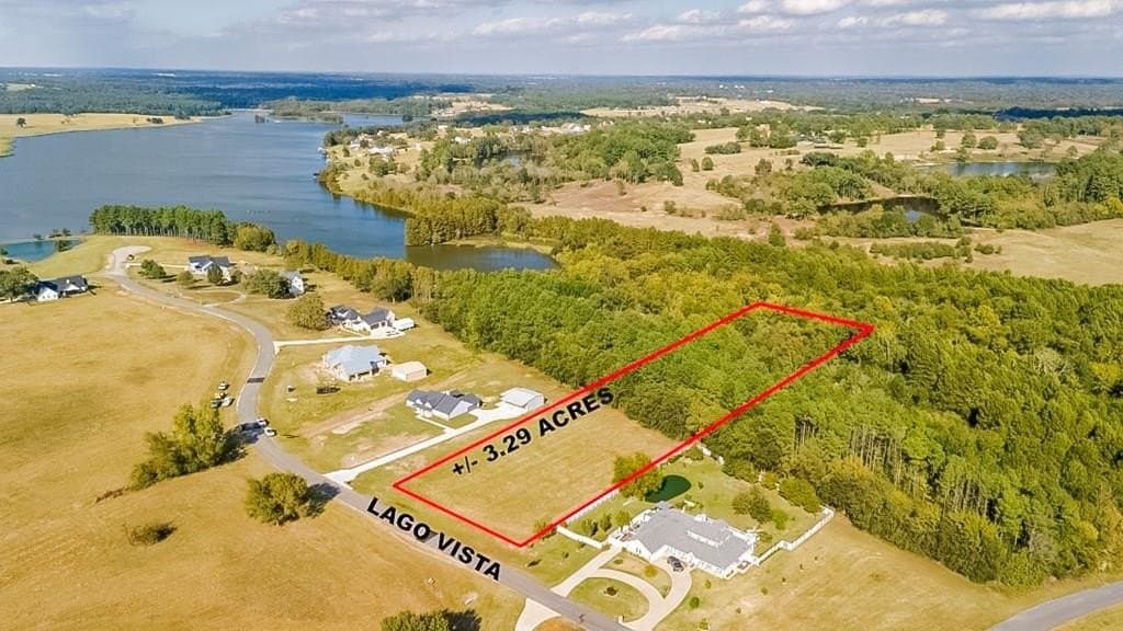 3.3 acres in Henderson County