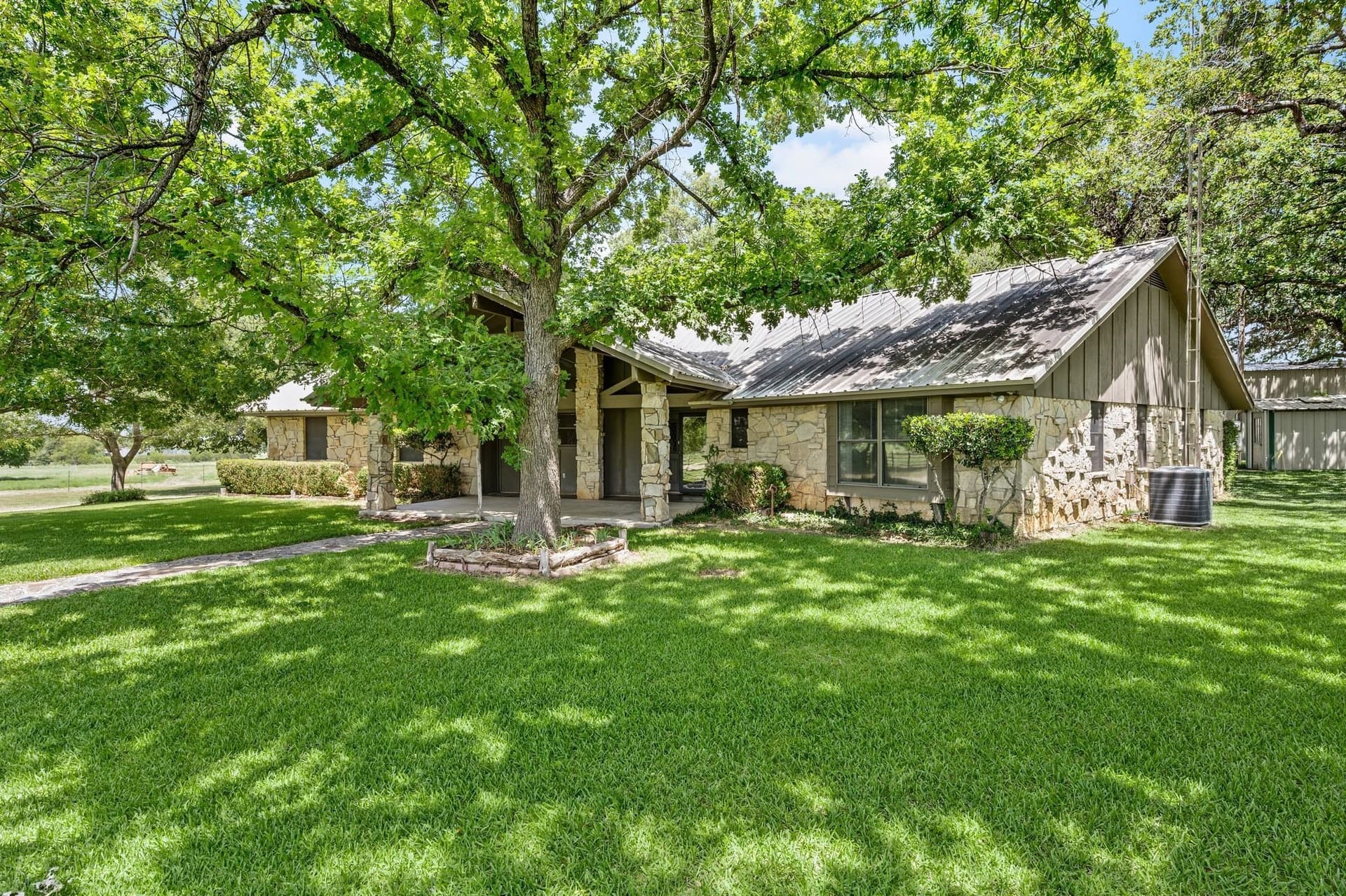 11 acres in Parker County