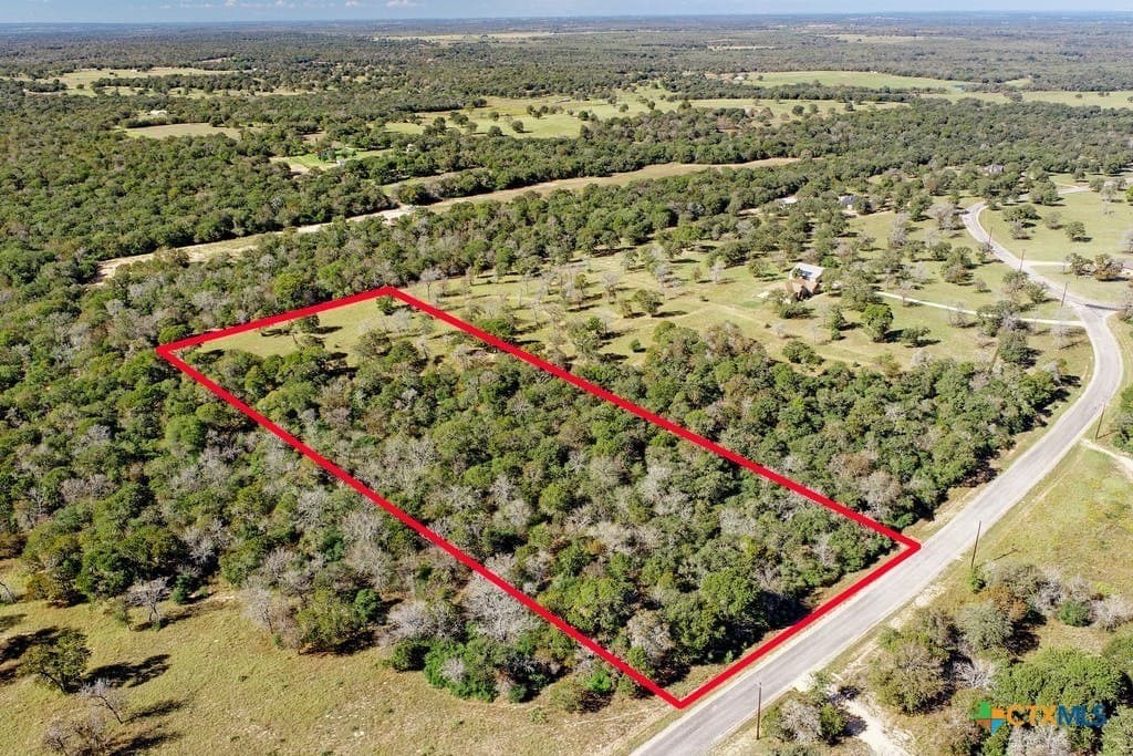 5.01 acres in Gonzales County