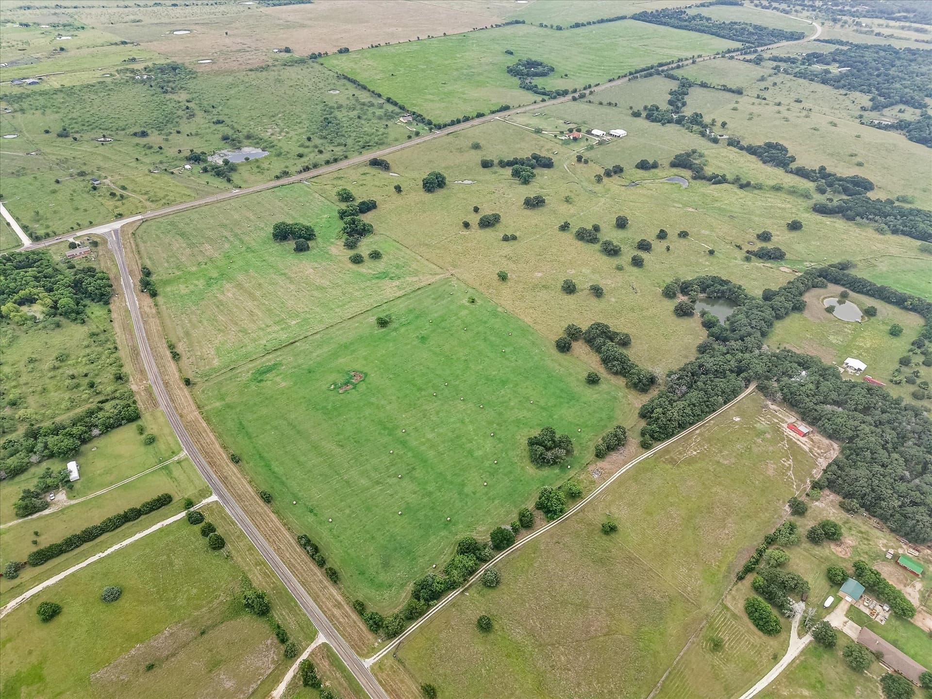 73 acres in Navarro County
