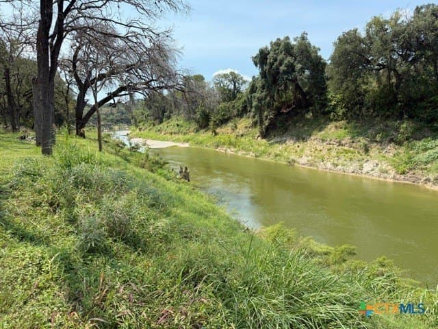 3.81 acres in Comal County