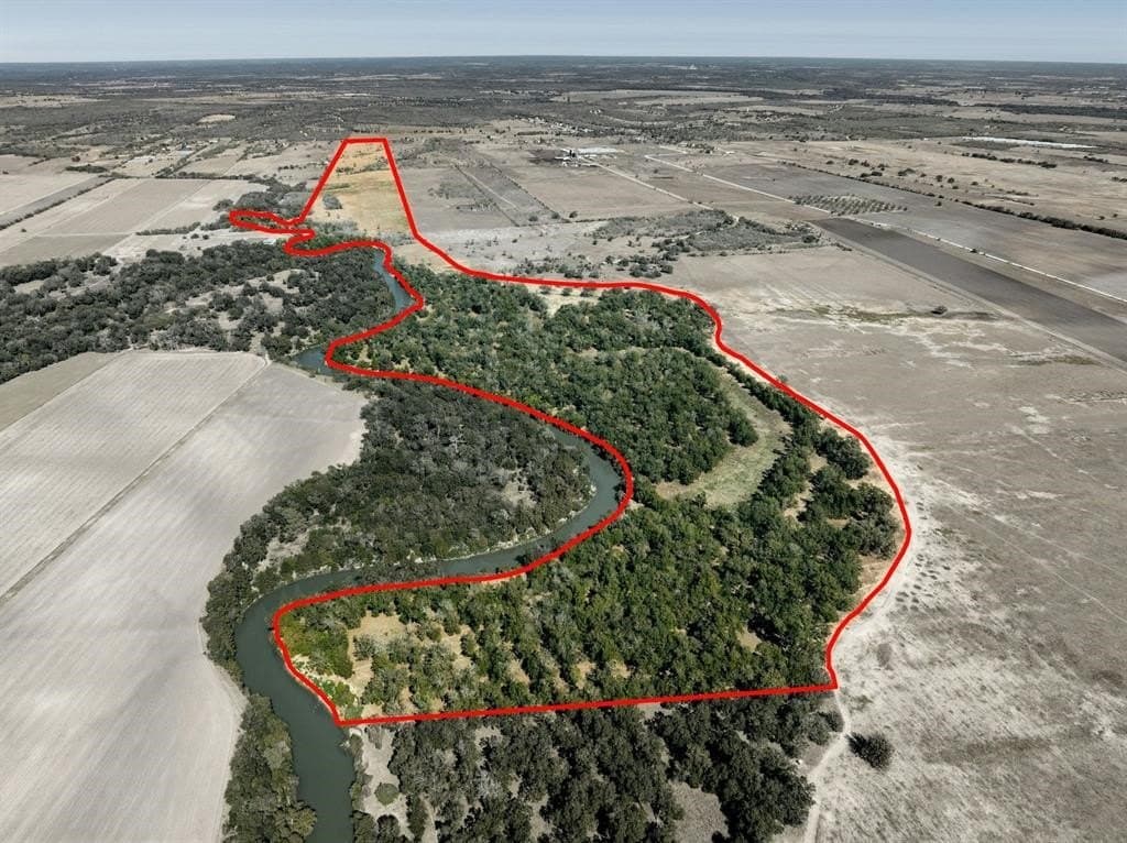 220 acres in Gonzales County