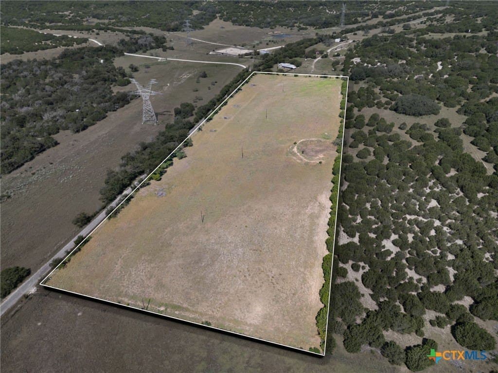 10 acres in Lampasas County