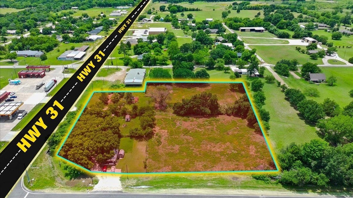 3.33 acres in Navarro County