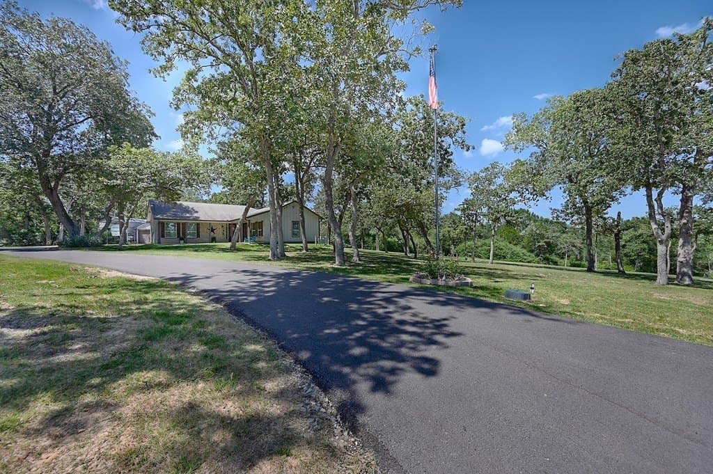 11.95 acres in Austin County